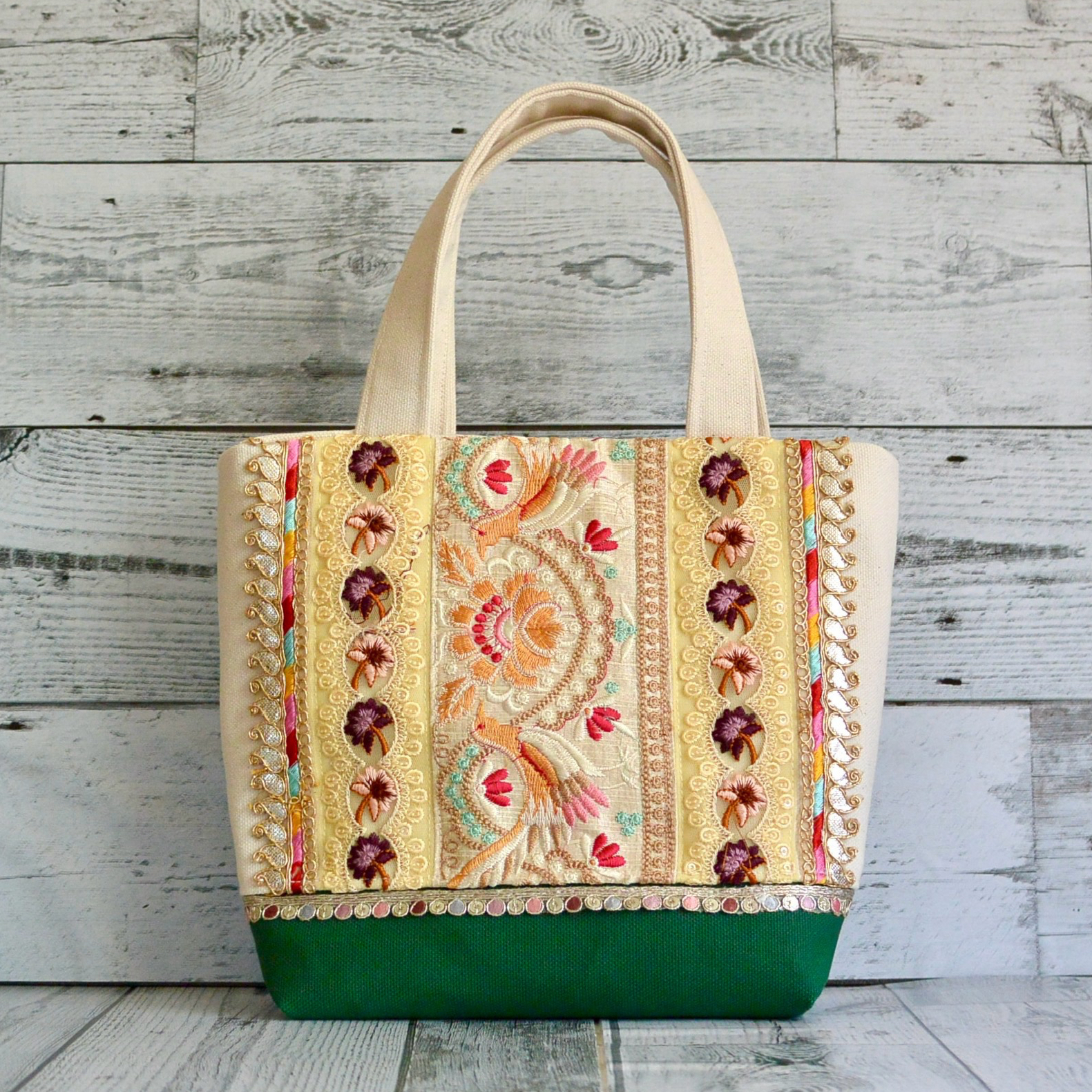美しい小鳥のインド刺繍リボントートバッグ