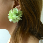 フラワーボンボンピアス