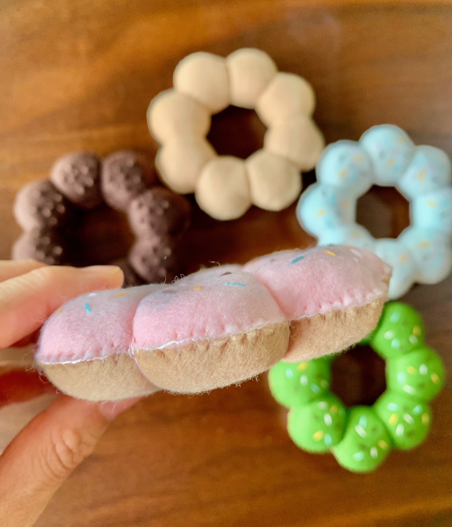 フェルト☆くまちゃんポンデドーナツ フェルト☆くまちゃんポンデドーナツ