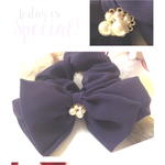 リボンとパールのラグジュアリーなシュシュ