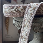 [実物のお色味と違う場合があります] インド刺繍リボン　花　インド刺繍　スパンコール　刺繍リボン　リボン　りぼん　※10月8日よりゆうパケットにて発送