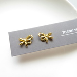 【ピアス】1ペア　リボン　ゴールド　ミニピアス　小さなピアス　