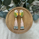 《animaux・ビーズ刺繍》ウロコインコパイナップルカラーピアス/イヤリング《受注生産》