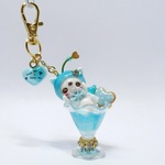 さくらんぼにゃんこのカクテルキーホルダー （ブルー）