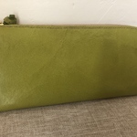 可愛いライムグリーン　長財布　本革　リバティ生地