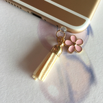 お花とタッセルのイヤホンジャック