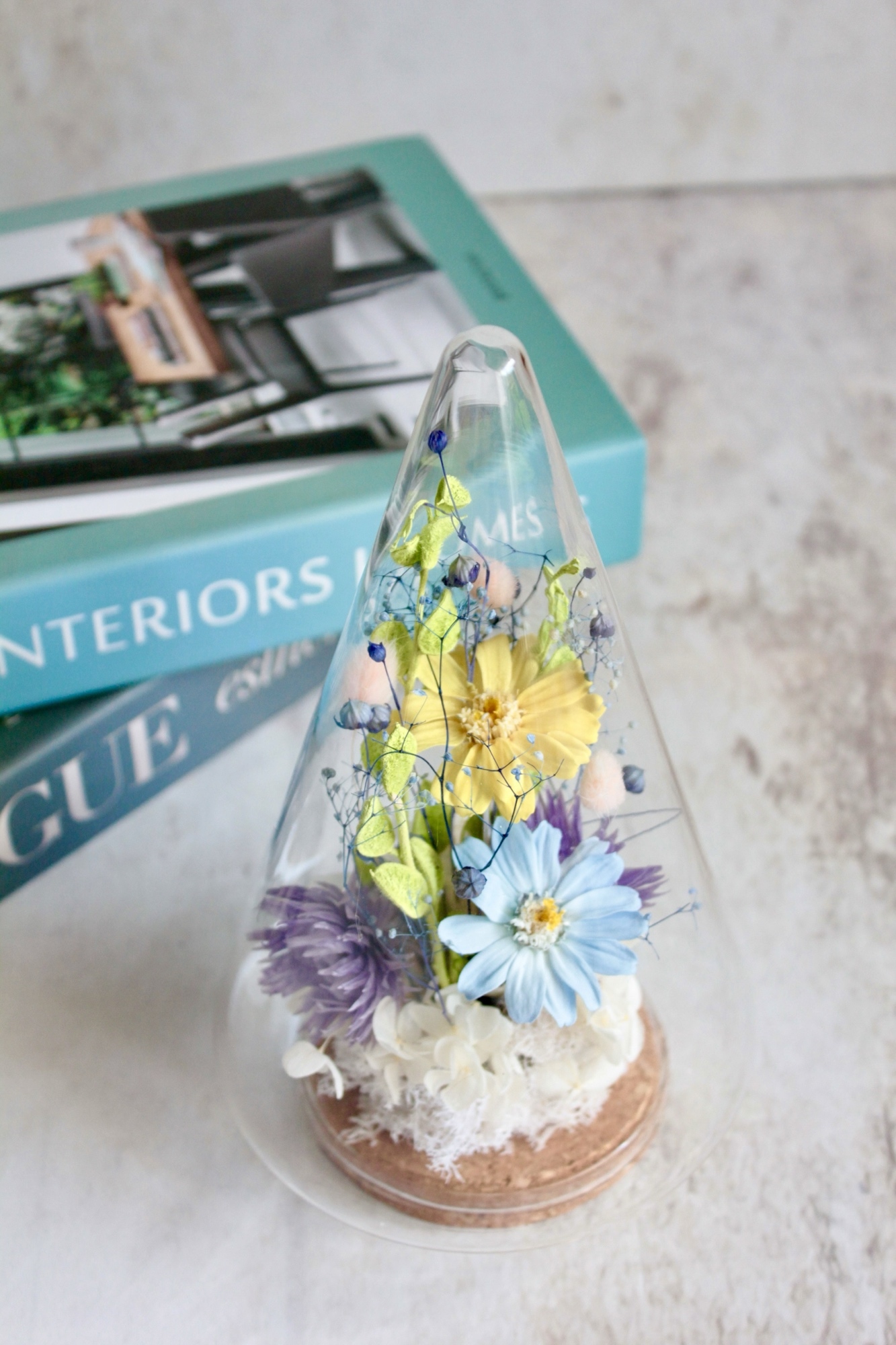 プリザーブドフラワーアレンジ ガラスドーム & 羊毛フェルト 楽天市場】プリザーブドフラワー ガラスドーム 好評 ブリザード