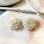 シュークリップ　アクセサリークリップ　パール　ビジュー　靴クリップ　クリーム色　白　ビジュークリップ　カボション　ビーズ　靴飾り　２個（１足分）　ゴールド　お呼ばれ　発表会　ベージュ　淡色　ヘアゴム