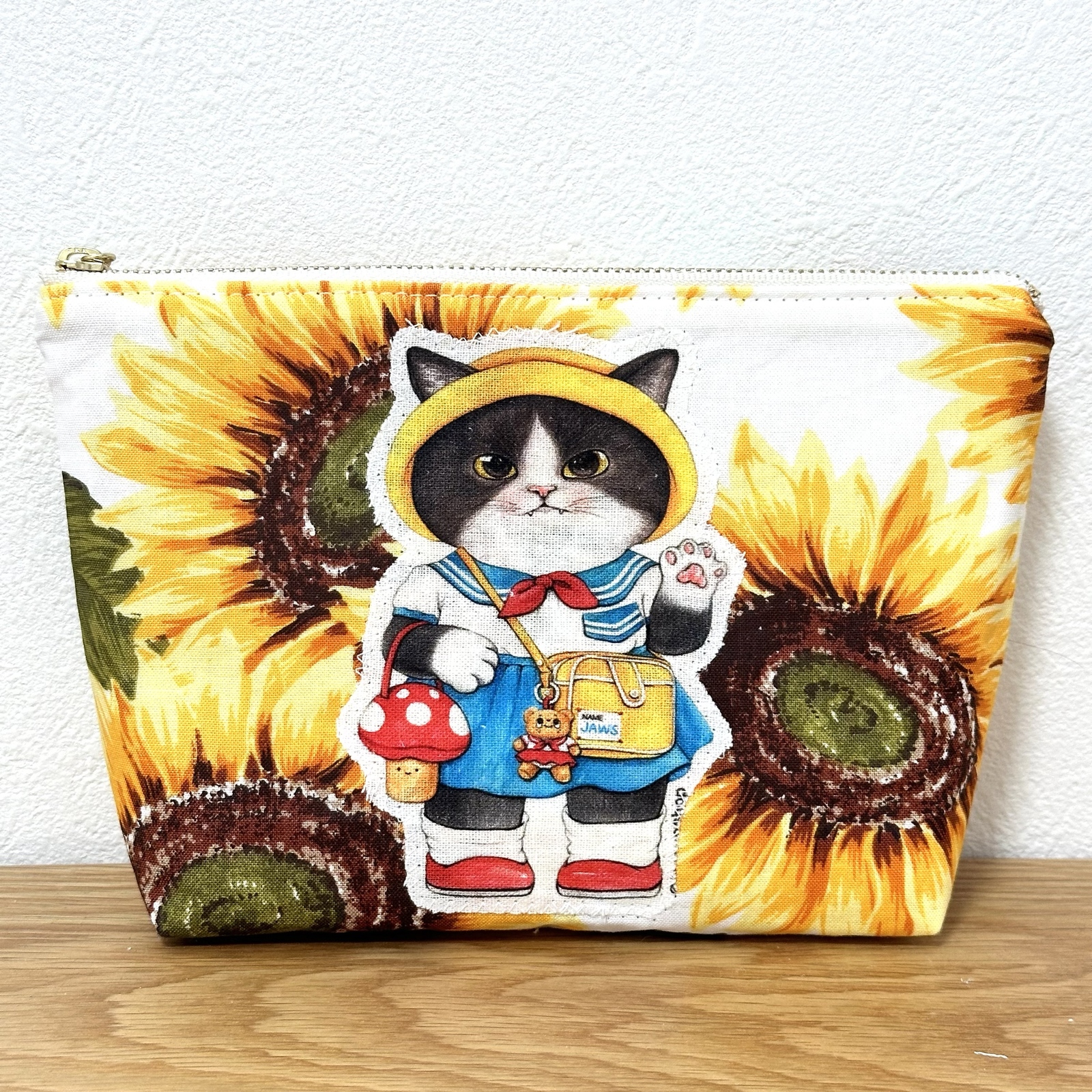コヤンイサムチョン♥️パステルカラーがおしゃれなぬいぐるみを持つネコちゃん達 コヤンイサムチョン♥️パステルカラーがおしゃれなぬいぐるみを