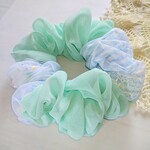 シフォンのふわふわシュシュ