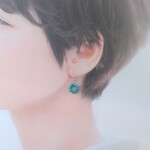 ＊天然ターコイズの花の夏らしいピアス＊ゴールド＊フラワー＊イヤリングに変更可能