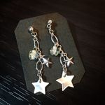 星型シェルの樹脂ピアス