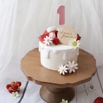 ゲスト様専用　マカロンといちごいっぱい可愛いお花のミニクレイケーキ♪バースデーケーキ♡1歳誕生日ケーキ　記念日　お祝い　オーダーページ
