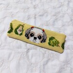 ツヴィスト刺繍のシーズーちゃんのポーチ