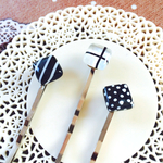 ガラスタイルのモノトーンのヘアピン