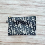 ｙさまorderのおしなもの　リバティ　カペル　ネイビー　ビニコのかくしマチ付きポーチ　21×13.5×4cm