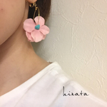 ピンクのお花常夏のイアリング