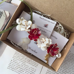 チャームが外せる　Alice Garden 薔薇の花束　ホワイト&レッド ロングバレッタ8㌢