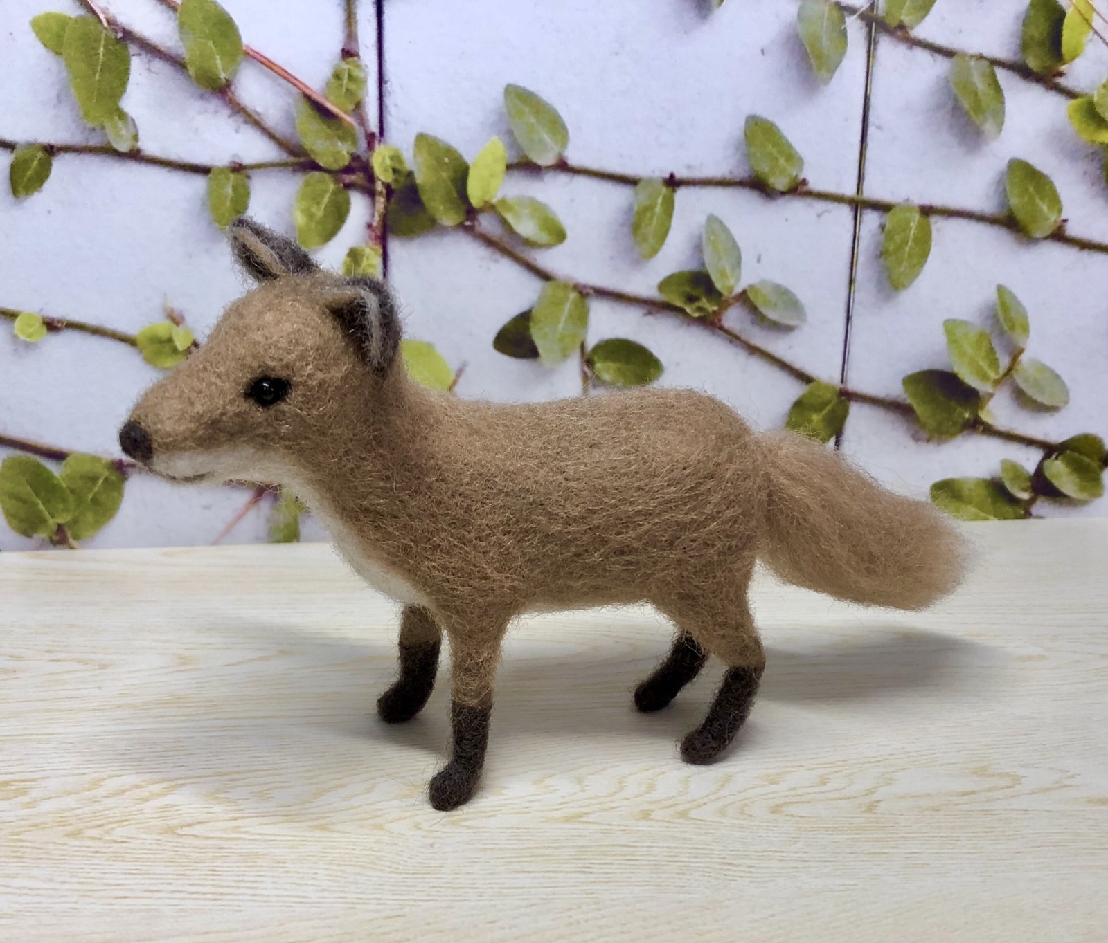 羊毛フェルト 置物　コノハズク　 約18cm 鈴木工房／羊毛フェルトのフクロウ「アフリカオオコノハズク