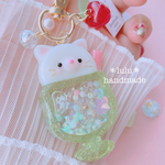 猫ちゃんのしゅわしゅわソーダ　ハンドメイドレジン　キーホルダー　ハンドメイドキーホルダー　シャカシャカキーホルダー　シェイカーキーホルダー　猫　メロンソーダ　夏