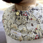 【NEW】gold button ×  bird and strawberry round bib.　《1枚》　スタイ　綿　ダブルガーゼ　お出かけスタイ　モリス柄スタイ