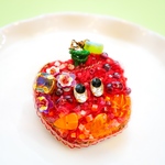 とっても美味しそう！な、リンゴちゃんブローチ🍎(兼ネックレス)【受注制作】