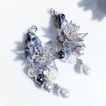 【選べるパーツ】月下美人　ピアス　黒　イヤリング　ディップアート　レジン　サージカルステンレス