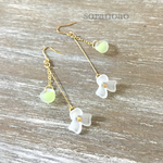 すりガラス風お花とティアドロップピアス