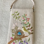 コットンリネンと羊毛と刺繍の小鳥の巣のスマホケース　小物入れ