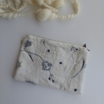 sale❣️花柄刺繍のマルチポーチ☆お薬手帳☆通帳ケース