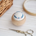 【3/4 21時〜再販】おさかな刺繍のピンクッション