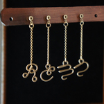 k14gfワイヤーミニイニシャルピアス/オーダーメイド/プレゼント/華奢 ロングピアス