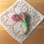 花ブローチ「チューリップ姉妹 そっくりなふたり」