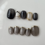 no.42  charcoal gray magnet