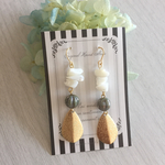 マザーオブパールとゴールドのしずくピアス🌟
