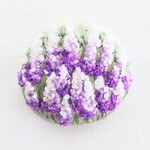 ラベンダー畑の刺繍ブローチ 