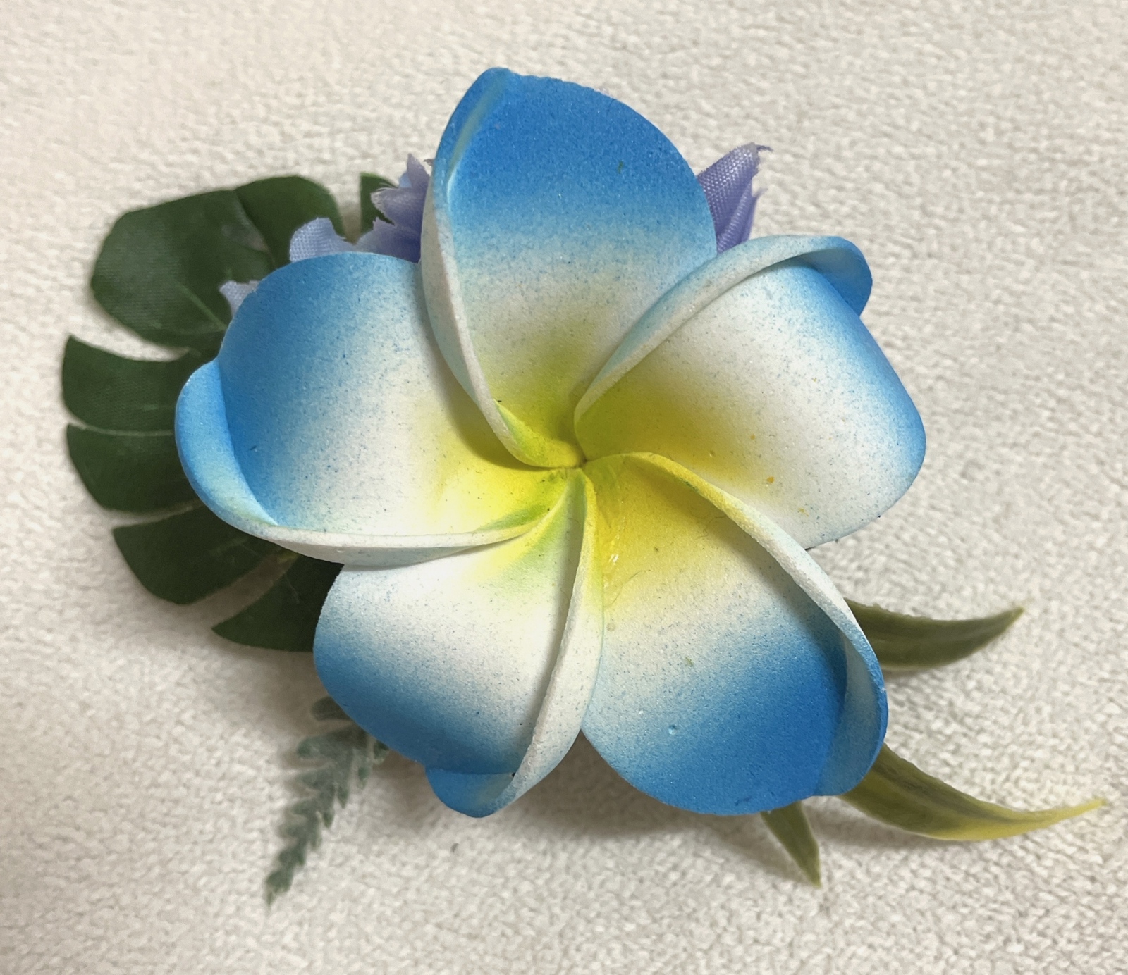 Musashiさま専用　フラダンス髪飾り　プルメリア＆モンステラ　7個セット Musashiさま専用 フラダンス髪飾り プルメリア＆モンステラ 7個