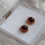 再販　レッドガーネット６　（ローズカット）　JBBクラウン台座ピアス❀