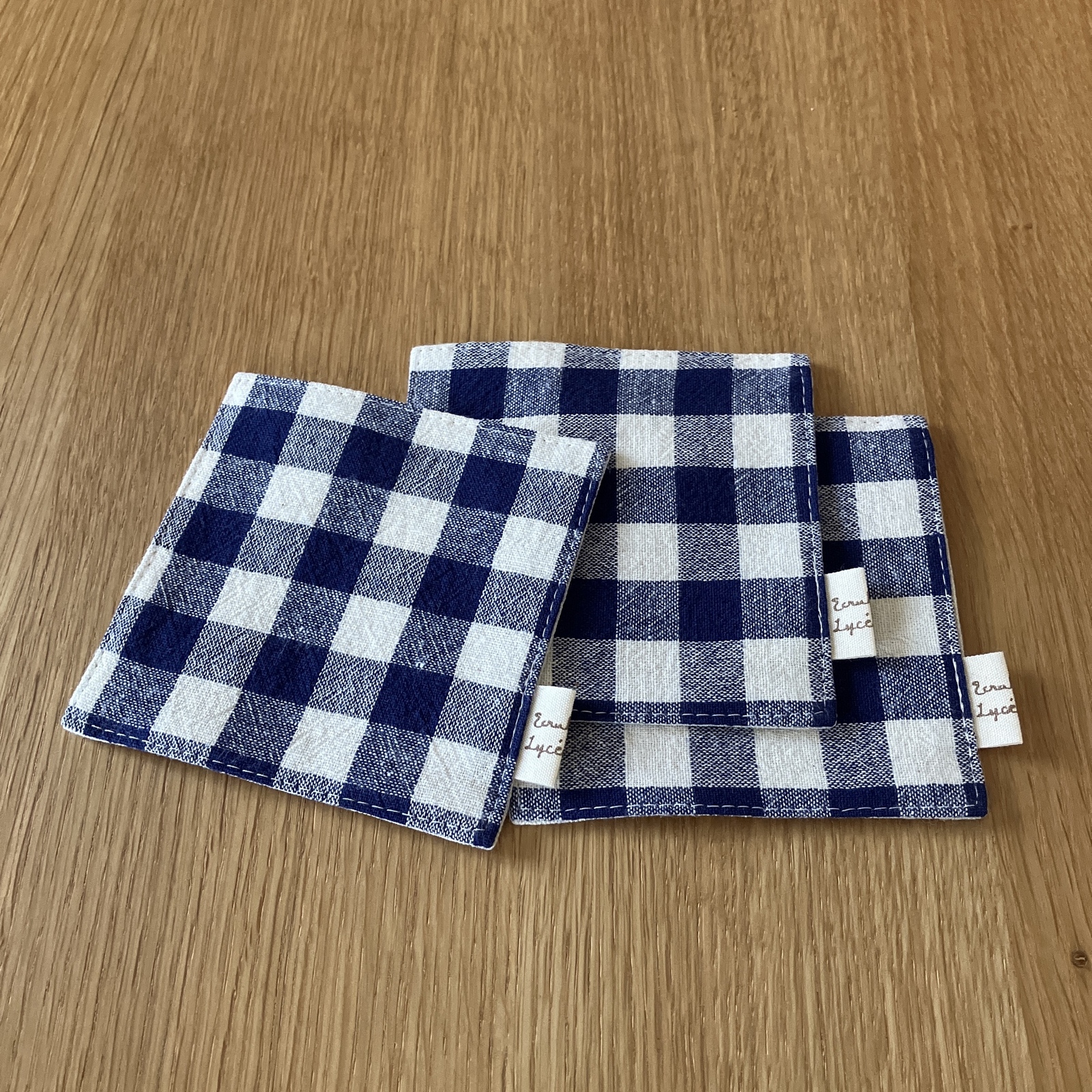 お取り置き中♡ ハンドメイド コースター 4枚 北欧 格子柄 グレージュ グレー コースター 4枚 北欧 格子柄 グレージュ グレー - ほち | minne