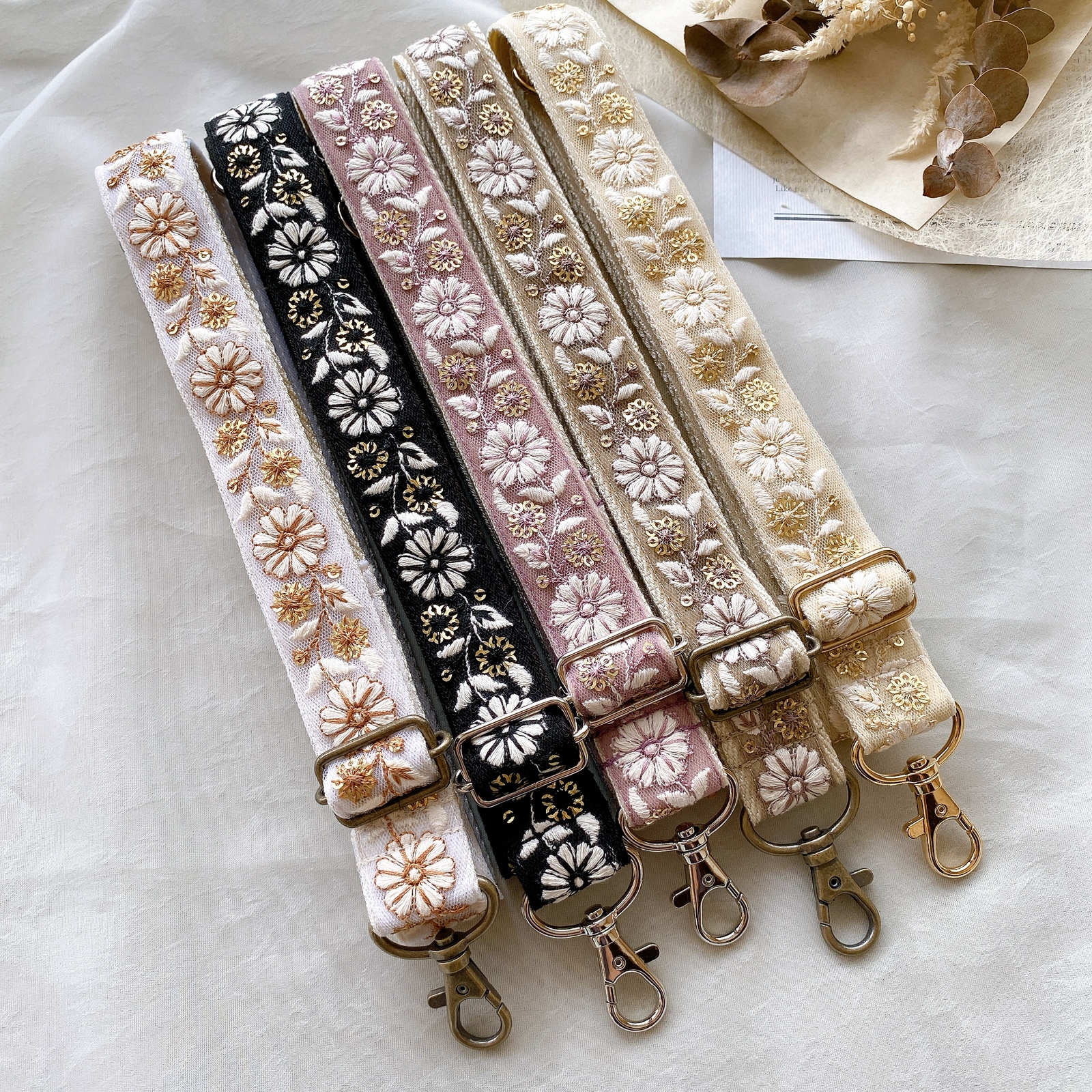 再販 新作 インド刺繍リボン ショルダー紐 スマホ ストラップ 白