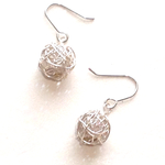 ワイヤーボール ピアス