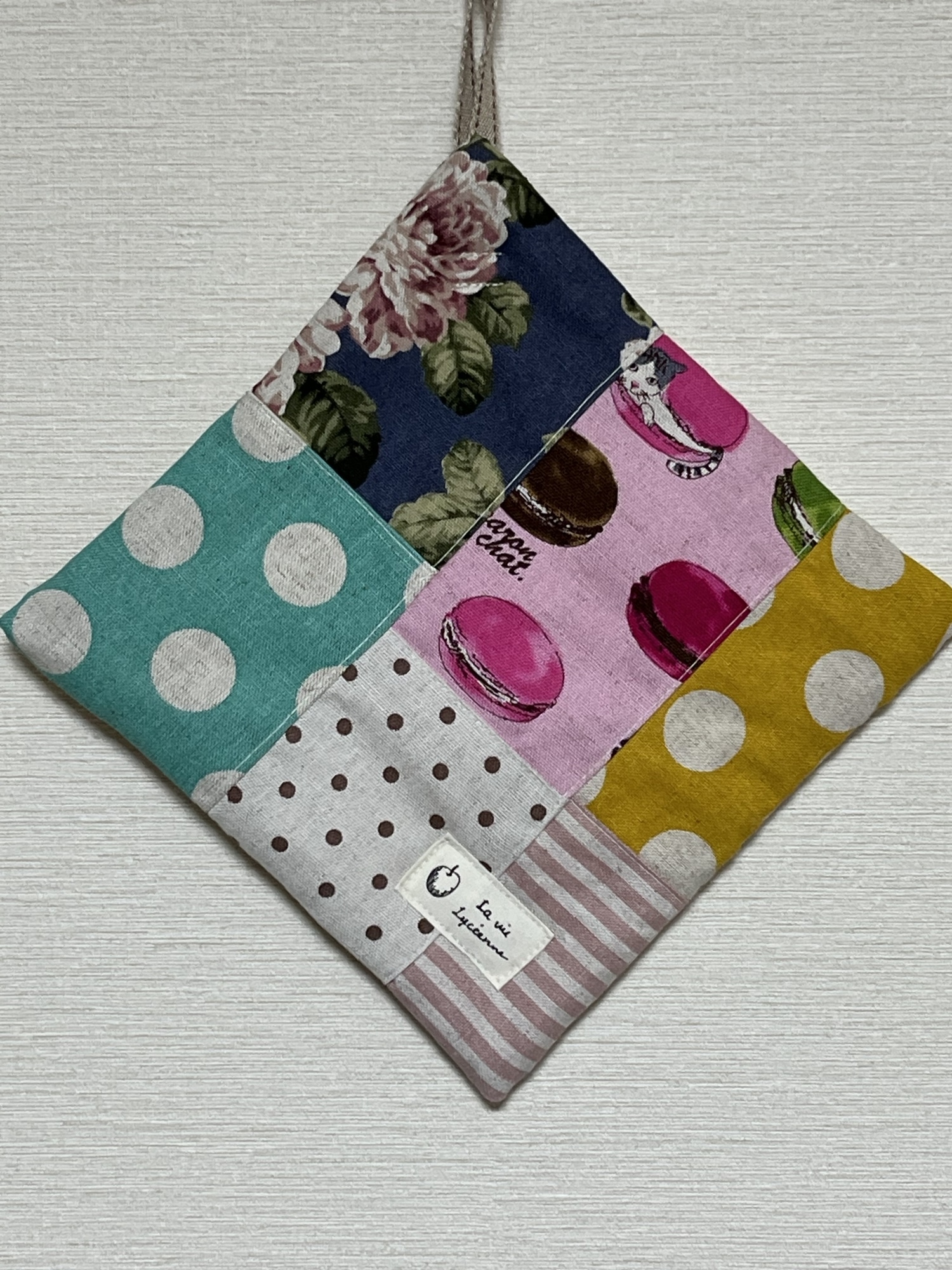 【ハンドメイド】鍋敷き ポットマット カラフルパッチワーク柄 パッチワーク☆ポットマット ブルー×ピンク系 鍋敷き Pon