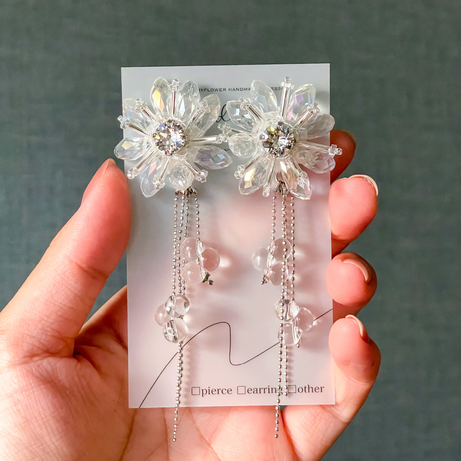 ガラスフラワーの揺れる2way大ぶりピアス _ Crystal Blossom _ 