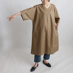＊X'masＳＡＬＥ １０８ｃｍ丈　ギマ擬麻コットン　Vネック　かぶるだけ　一枚布仕立て　Ａライン　ワンピース　チュニック　ゆったり　ポケット付　R78