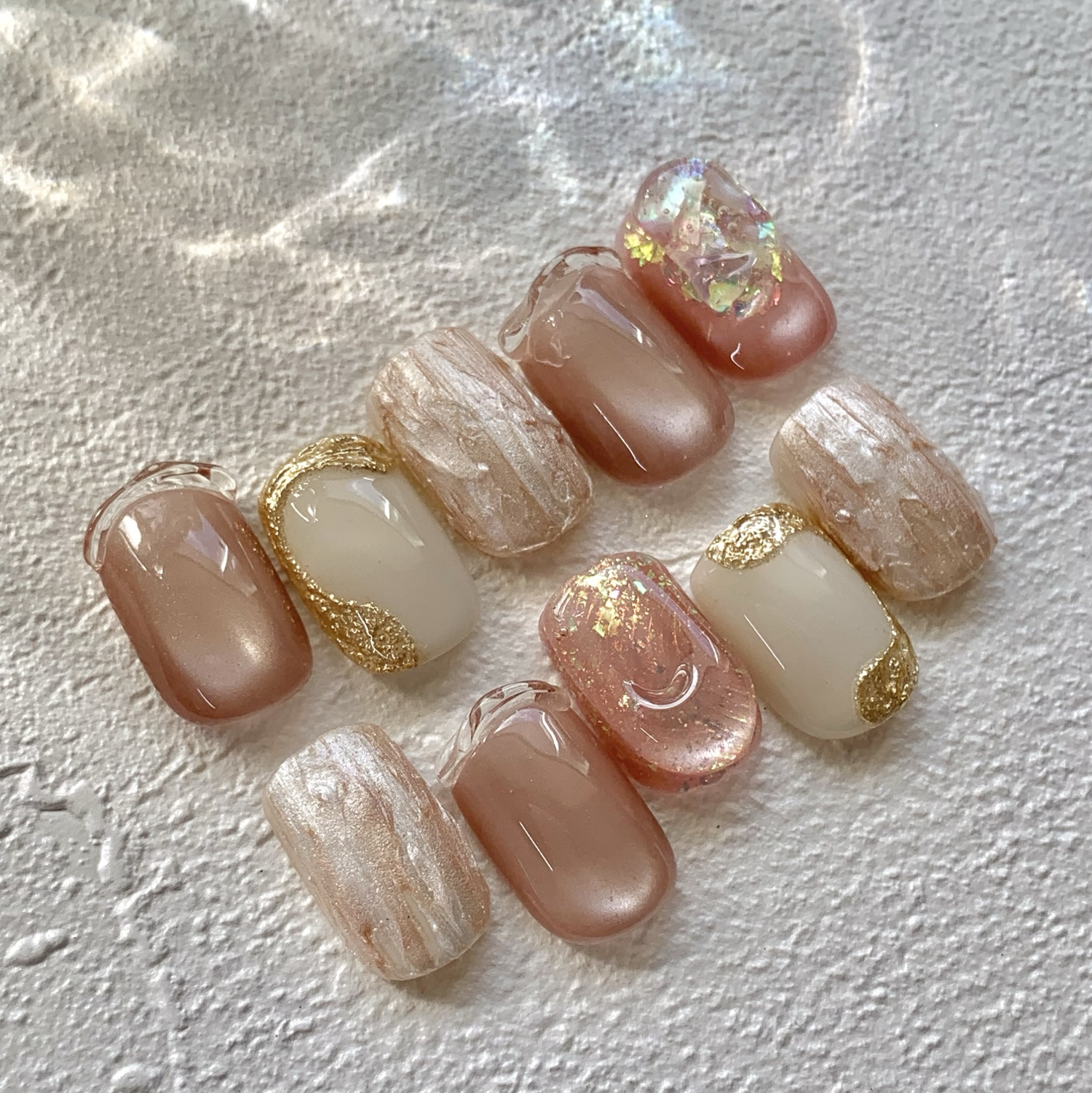 ［33］ネイルチップ マグネットネイル うるうるネイル うる艶 ぶるぷる ピンク うるうる✖︎マグネット💅✨ 新色のピンクベージュふたたび