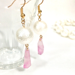 ピンクのカケラとパールのピアス