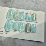 透明感たっぷりクリアブルーネイル