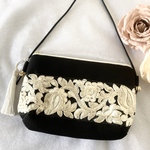 《new》flower インド刺繍スマホポシェット　インド刺繍スマホポーチ　スマホポシェット　ポシェット　　スマホショルダーバッグ　スマホポーチ　ポーチ　