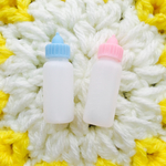 再入荷★白い小さな哺乳瓶２色セット【ベビーシャワー】