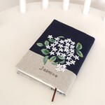 フランス刺繍のブックカバー ジャスミン